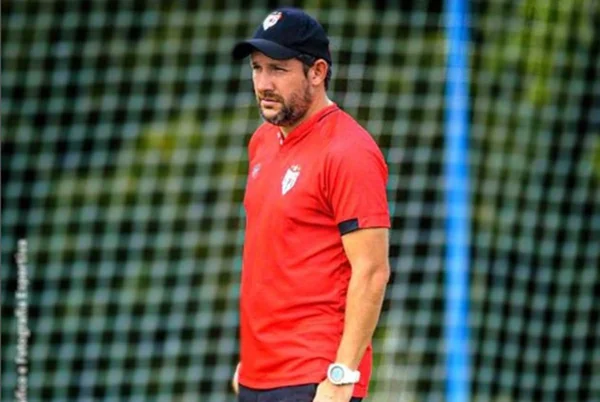 Ex-treinador do Atlético-GO morre aos 43 anos vítima de infarto