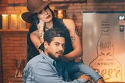 Em outubro, Zé Felipe lançou uma nova música ao lado da Boiadeira Em outubro, Zé Felipe lançou uma nova música ao lado da Boiadeira