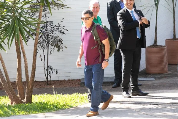 Previdência de militares aumentará tempo de serviço, diz Santos Cruz