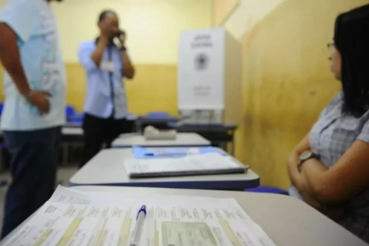 Mesários que faltaram ou abandonaram trabalho na eleição devem justificar