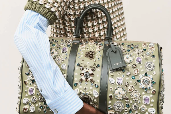 Foto com cor. Coleção masculina SS26 Louis Vuitton - Metrópoles