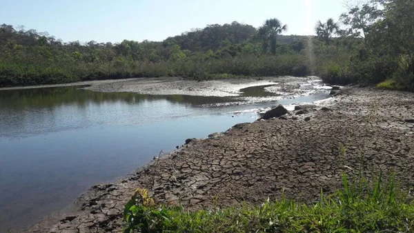Moradores do Vale do Amanhecer dizem estar sem água desde segunda (9)