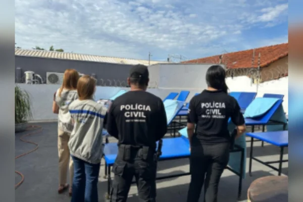 Clínica de bronze é investigada por filmar clientes peladas em vestiário