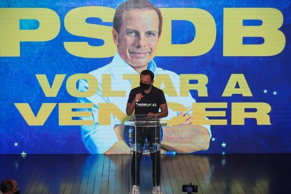 João Doria foge a debate e desconfia de aplicativo para votação