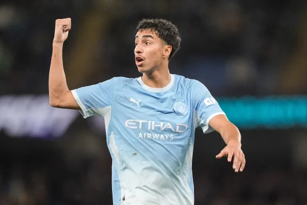 Foto colorida de Vitor Reis, do Manchester City - Metrópoles