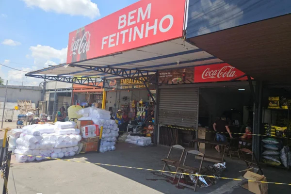 Imagem colorida, fachada de restaurante - Metrópoles