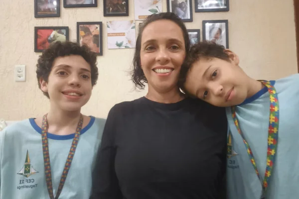 Mãe e filhos - Metrópoles