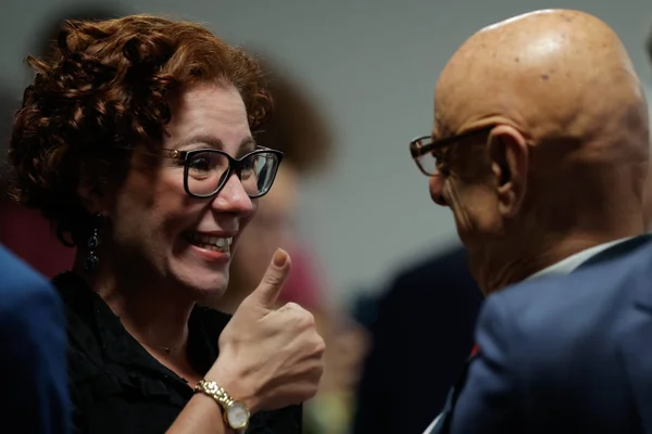 imagem colorida mostra deputada carla zambelli e esperidião amim na cpmi 8 janeiro - Metrópoles