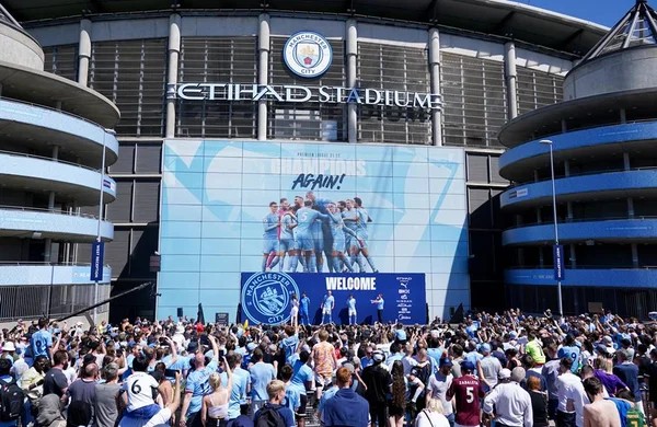 Haaland e mais reforços são apresentados pelo City com festa: “Grande desafio”