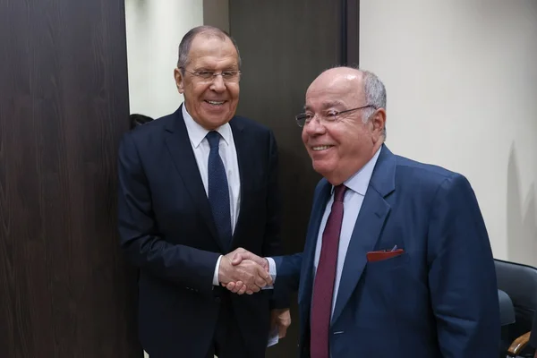 Imagem colorida mostra Sergey Lavrov e Mauro Vieira - Metrópoles