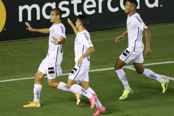 Santos vence na pré-Libertadores