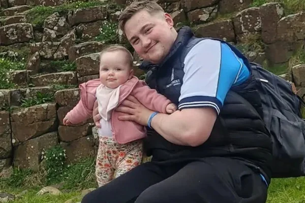 Com câncer, Finnian Garbutt, ator de 28 anos, choca ao revelar "estágios finais" da vida - Metrópoles