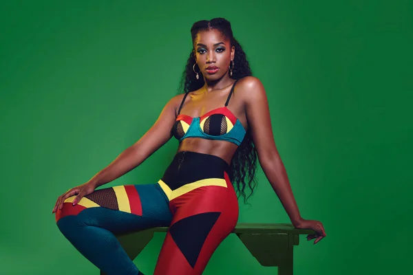 Iza, a força do pop, R&B e soul no Estilo Brasil