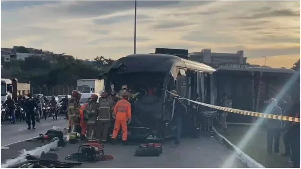 BH: acidente com ônibus deixa 17 feridos e uma pessoa em estado grave