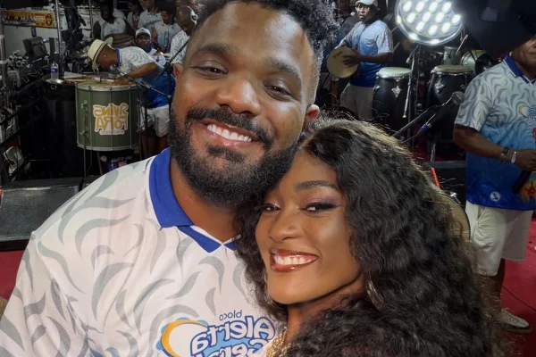 Erika Januza derrete-se por Arlindinho em show no Rio - Metrópoles