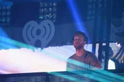 Crítica: Calvin Harris dispensa EDM e surpreende em “Funk Wav Bounce” - imagem 3