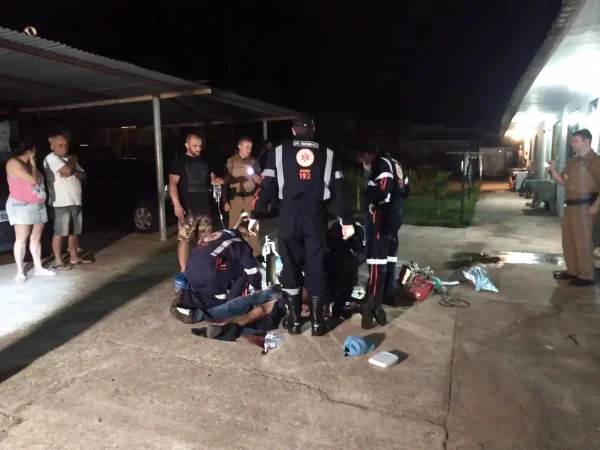 equipe do SAMU realiza um resgate em um condomínio do Paraná