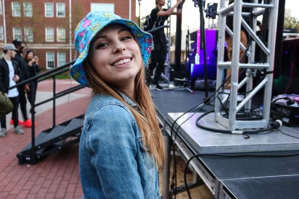 Kelly "Kjanecaron" é uma streamer e influenciadora digital - Metrópoles