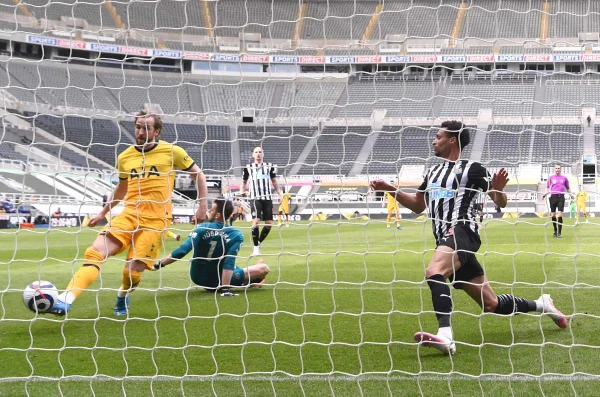 Harry Kane marca contra o Newcastle