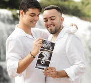 Lucas Rangel e Lucas Bley mostraram a ultrassom do primeiro bebê