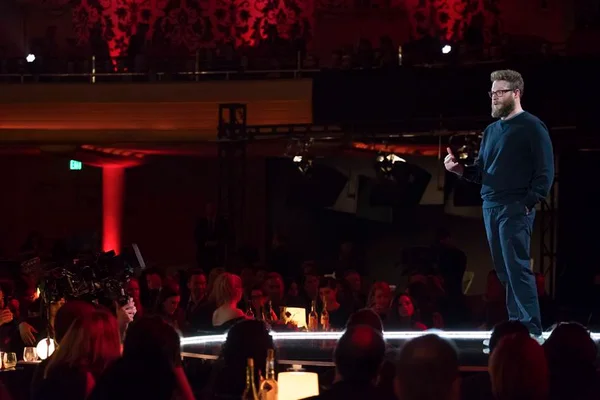 Confira lista com 10 comédias stand-up imperdíveis na Netflix