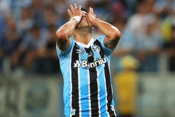 Foto colorida de Suárez, jogador do Grêmio