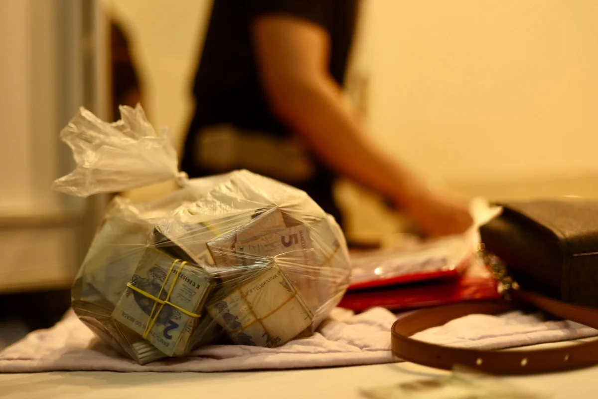 A investigação constatou indícios de irregularidades fiscais e de lavagem de capitais, incluindo a manutenção de patrimônio em nome de terceiros A investigação constatou indícios de irregularidades fiscais e de lavagem de capitais, incluindo a manutenção de patrimônio em nome de terceiros