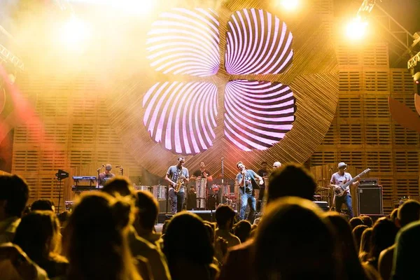 Na Praia aguarda Justiça para saber se cancela programação musical