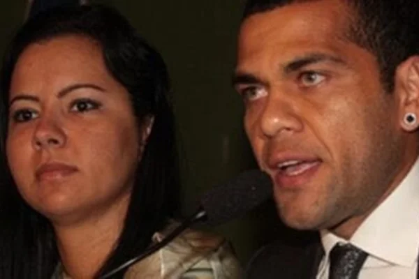 Foto colorida de Daniel Alves e Dinorah Santana, sua ex-esposa - Metrópoles