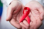 <b>Aids -</b>é causada pelo vírus HIV e faz com que o sistema imunológico perca a capacidade de defender o organismo. Ainda não tem tratamento conhecido que seja eficaz. <b>Aids -</b>é causada pelo vírus HIV e faz com que o sistema imunológico perca a capacidade de defender o organismo. Ainda não tem tratamento conhecido que seja eficaz.