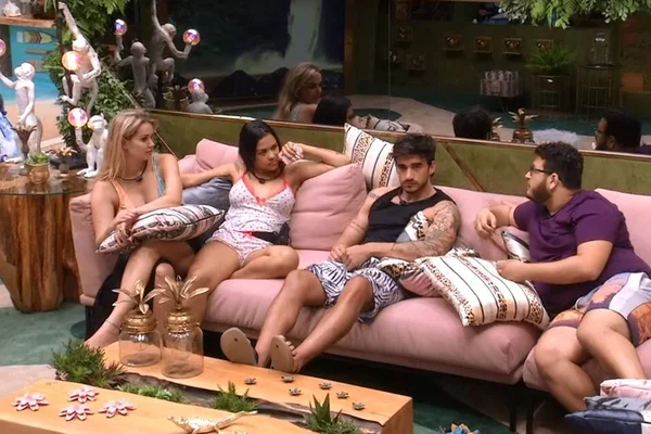 BBB20: Guilherme fala “o Pabllo Vittar” e é corrigido por Marcela