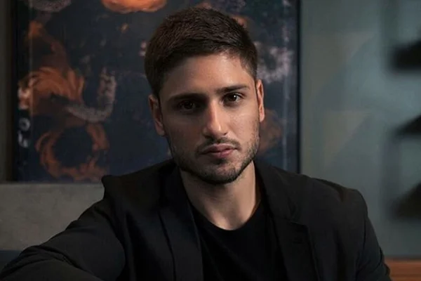 Ator Daniel Rocha recebe críticas após fazer harmonização facial