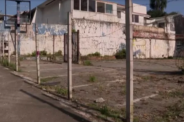 Quadrilha monta falso estacionamento e furta carros no Butantã - Metrópoles