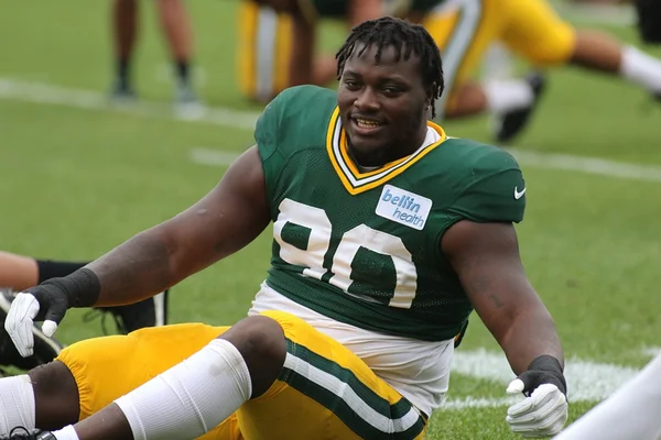 Montravius Adams em treino do Green Bay Packers