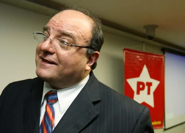 Moro torna Vaccarezza réu por formação de quadrilha e corrupção