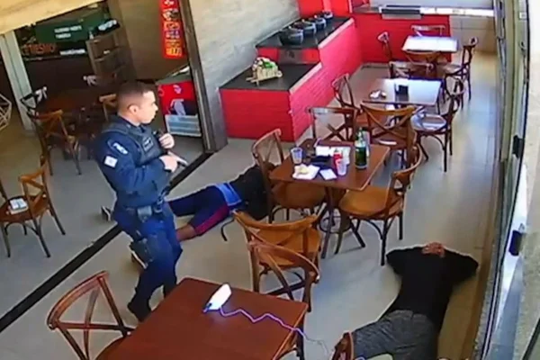 Ladrões furtam carro, param em padaria e são presos tomando café no DF