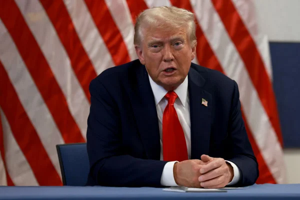Imagem colorida de Donald Trump - Metrópoles