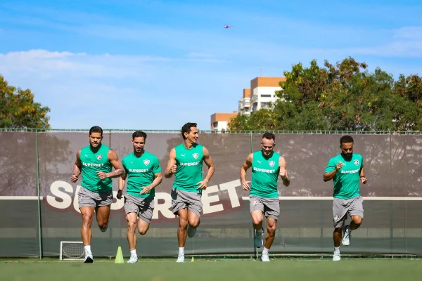 Jogadores do Fluminense em treinamento no CT Carlos Castilho