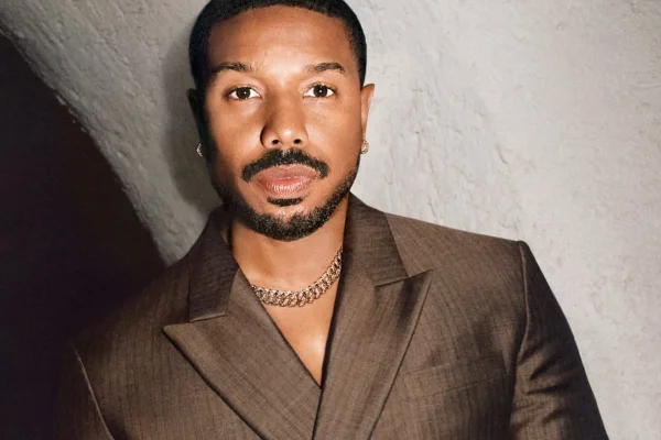 Foto colorida de Michael B. Jordan - Metrópoles