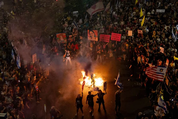 Israelenses protestam nas ruas e pedem liberação de reféns