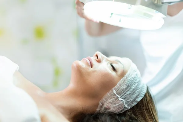 HydraFacial: conheça o procedimento para hidratação e impureza da pele