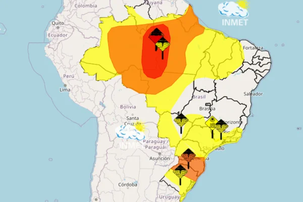 Imagem de previsões do Inmet para ondas de calor, chuvas e tempestades no Brasil dias 24 e 25 de dezembro