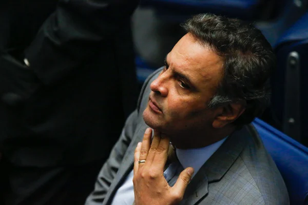 Aécio: responsáveis por chapa de Dilma e Temer devem responder