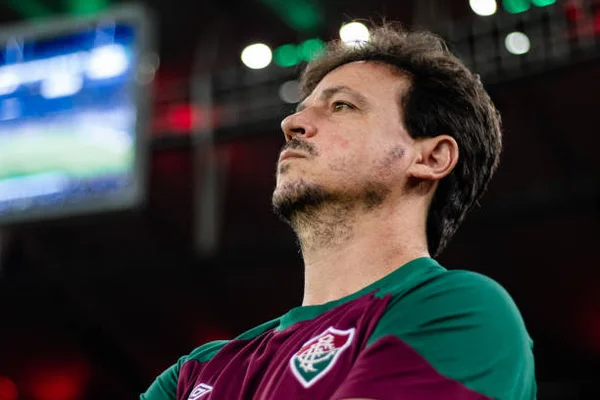 Fernando Diniz chega como interino, mas pode virar um Scaloni