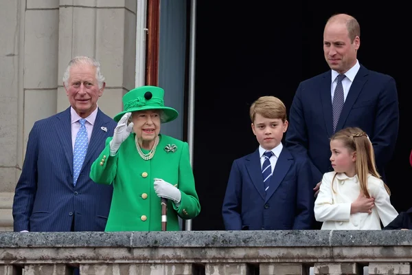 Charles, Anne, Andrew e Edward já estão com a rainha em Balmoral