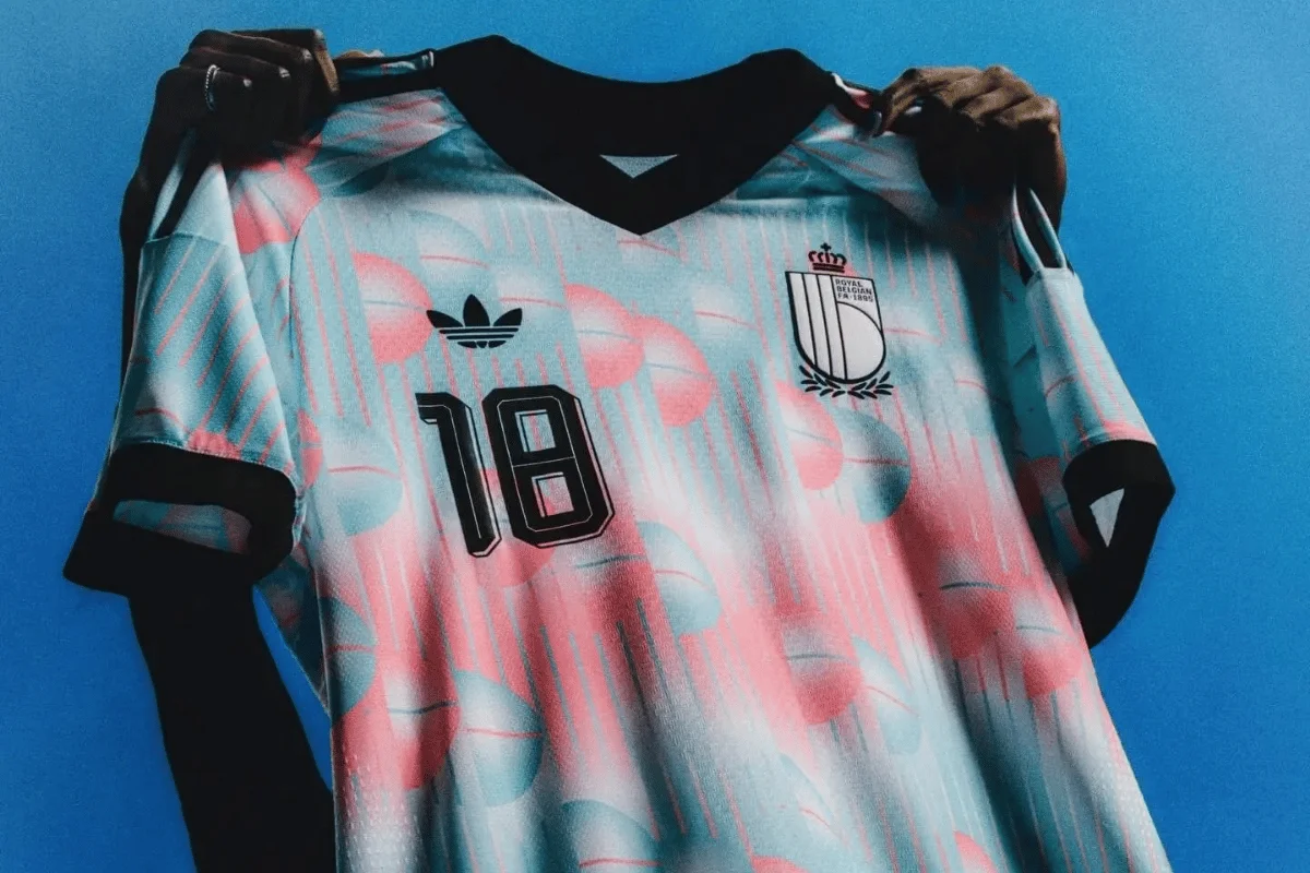 Bélgica homenageia surrealismo de René Magritte em camisa da Copa 2026