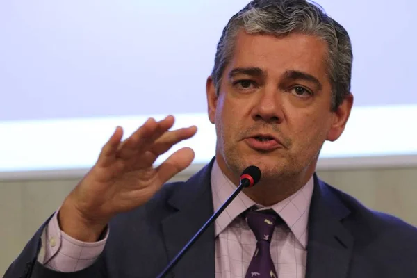 Eduardo facilitará acesso do Brasil ao governo dos EUA, diz secretário