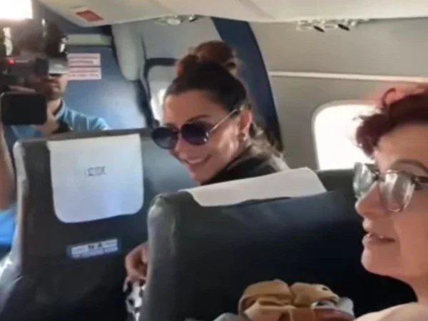Foto colorida de avião trazendo repatriados a Sorocaba