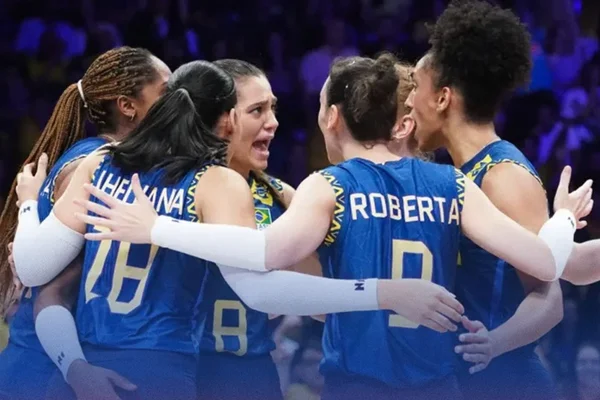 Foto colorida da Seleção Brasileira de Vôlei - Metrópoles