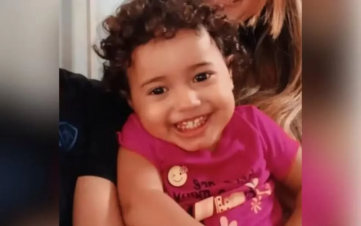 Maria Fernanda Cândido da Rocha Maria Fernanda Cândido da Rocha